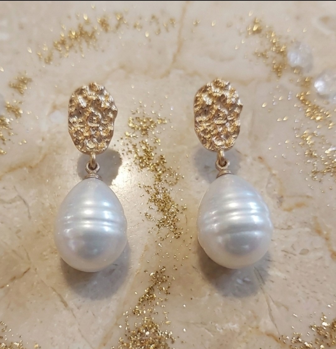 White Faux Pearl Teardrop DangleEarrings Textured Gold ToneStud Elegant