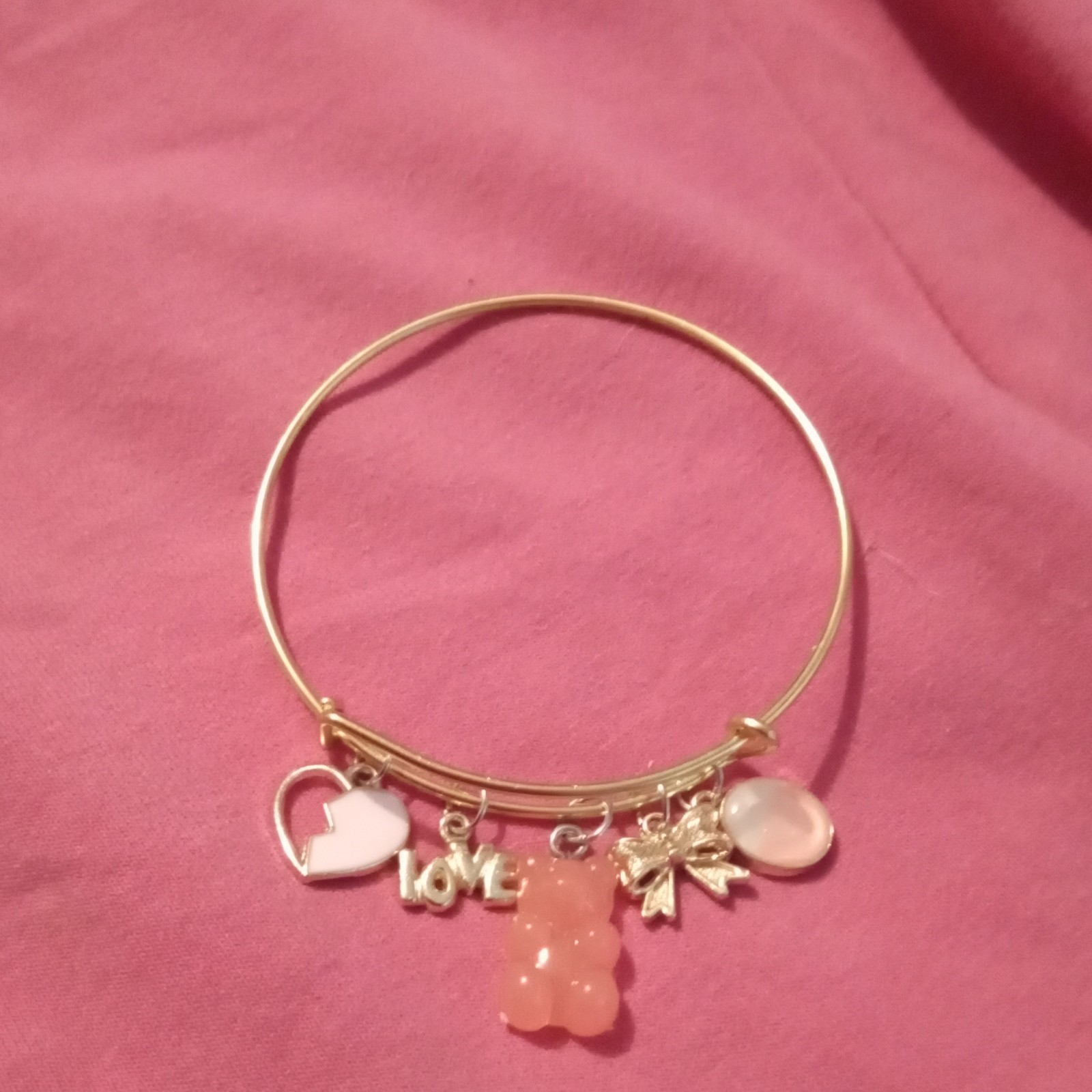 Gold Tone Metal Charm Bangle Bracelet Dangle Pink Gummy Bear Heart LOVE