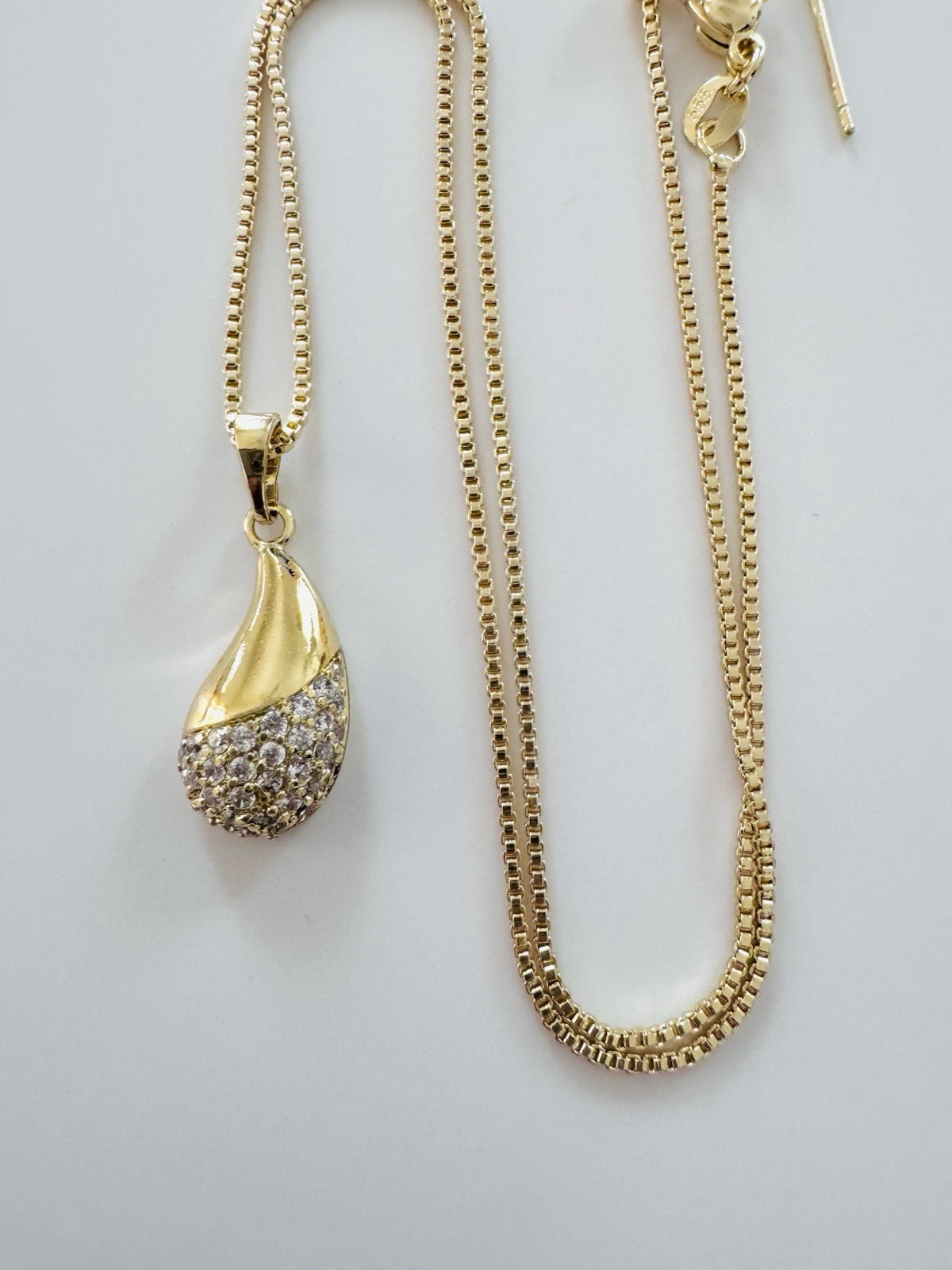 14K Gold Plated Teardrop Pendant Necklace White Crystal Pavé Box Chain necklace