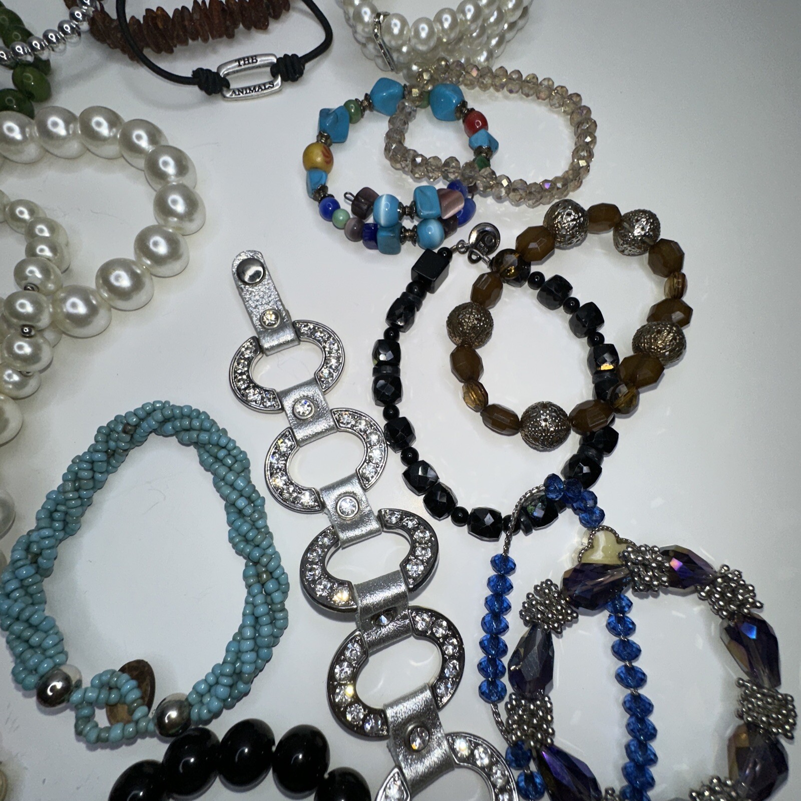 HUGE LOT Beaded Bracelets Links Strand Stretch Multi Color Gold Silver Mixed 21