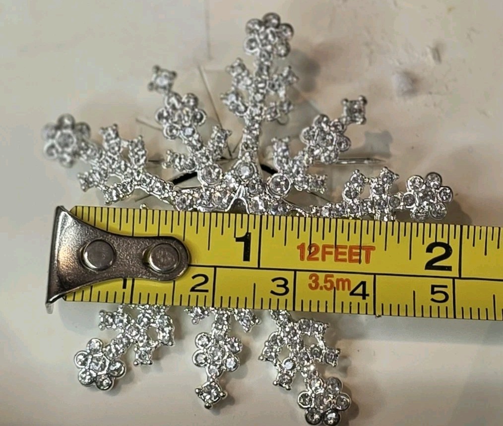 Napier Snowflake Silver Tone Crystal Rhinestone Brooch Pin Winter Xmas