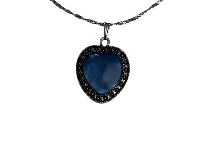 Dark Blue Heart Pendant On 18” Silver Tone Twisted Chain w/Extender 2.5” Jewelry
