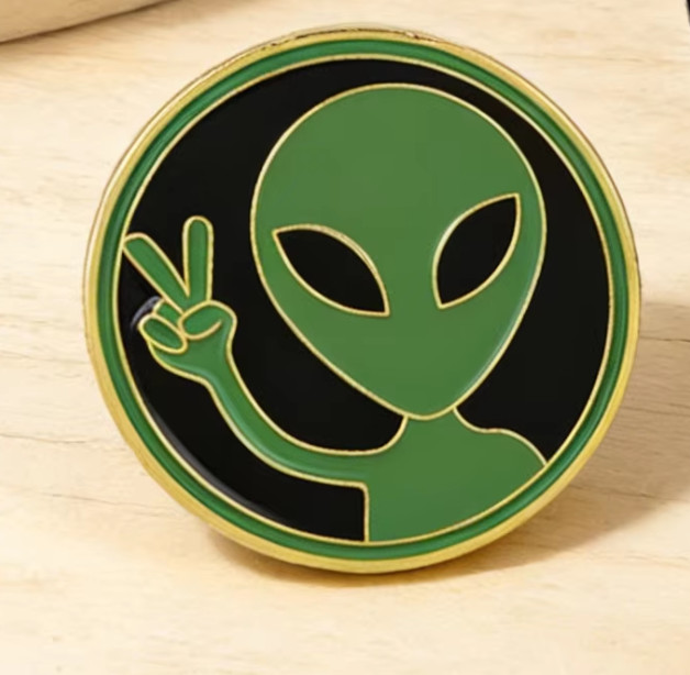ALIEN-PEACE SIGN-PIN-2 OR MORE PINS $5.49 SHIPPING-SPEND $20 SHIPPING FREE