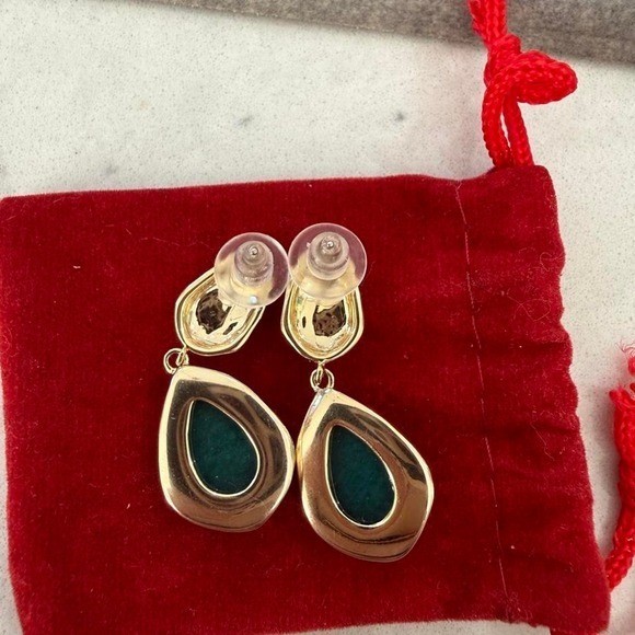 Gold Tone Emerald Green Teardrop Dangle Statement Earrings