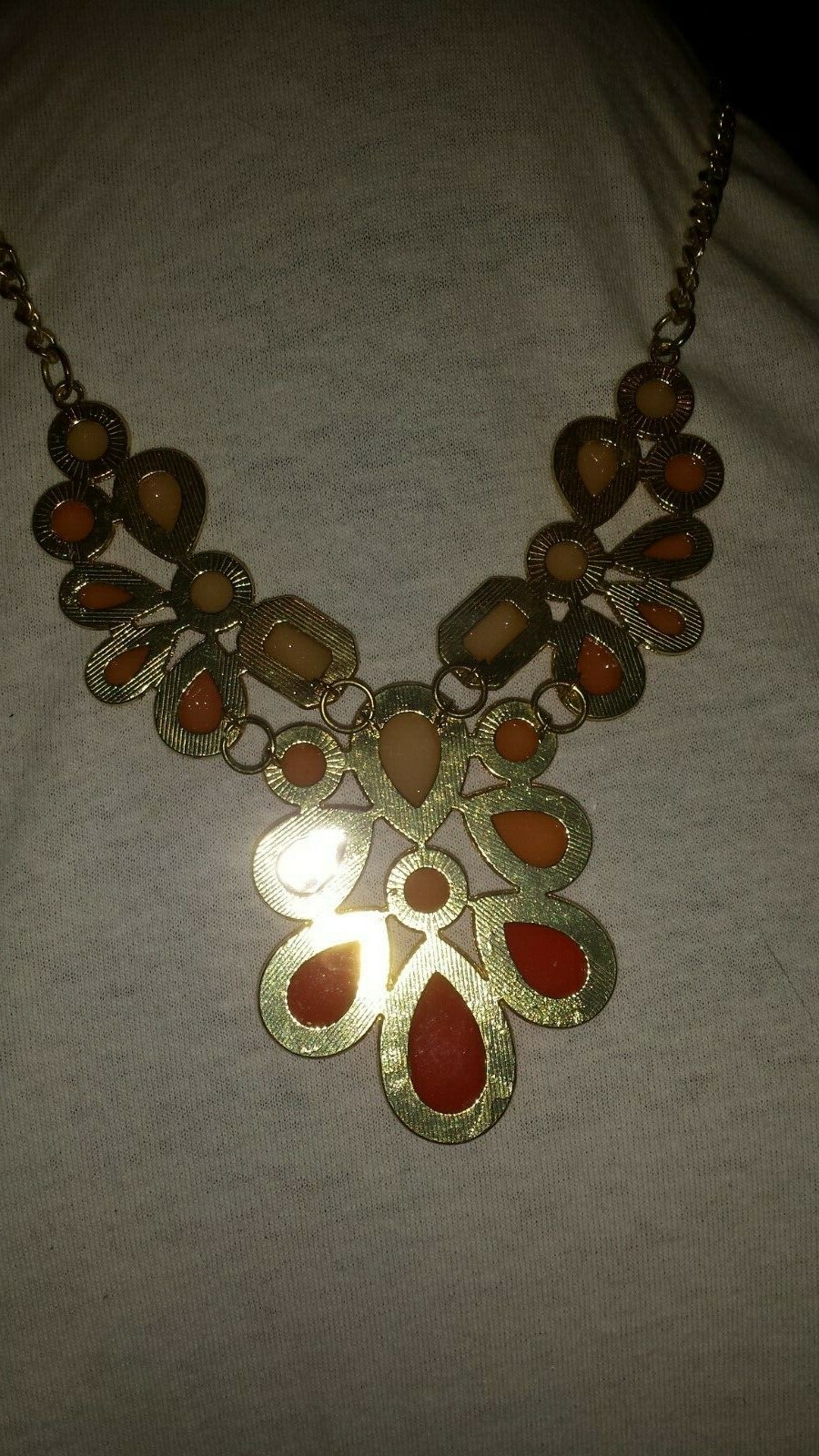 FACETED PLASTIC RESIN STONE STATEMENT NECKLACE