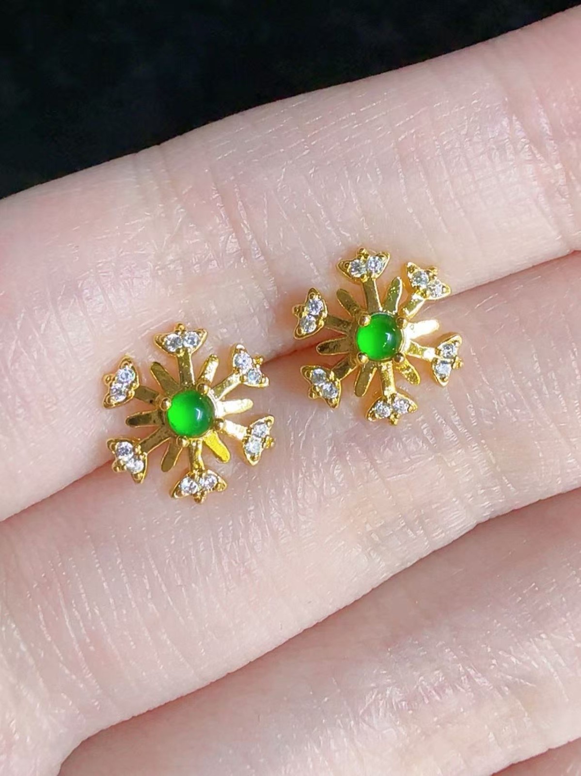 Top Natural grade A jadeite snowflake stud earring