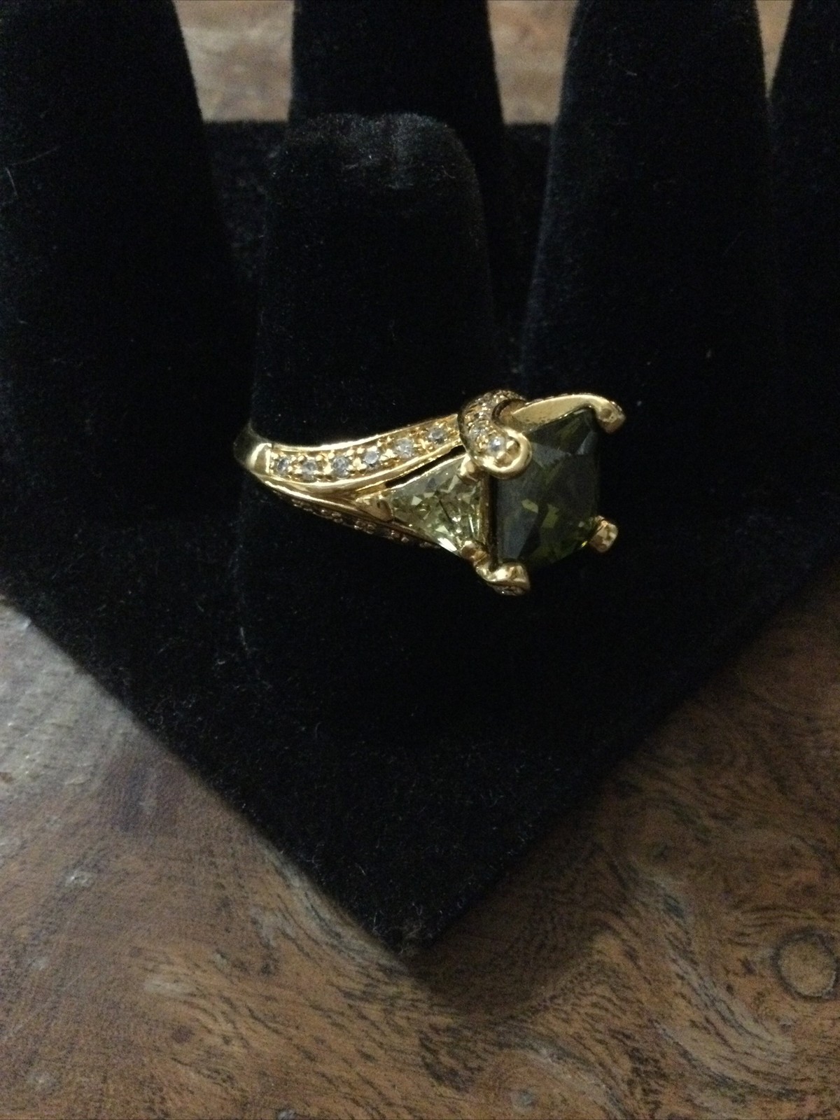 Gold Tone Green Crystal Statement Ring Princess Cut Cocktail Fashion Jewelry