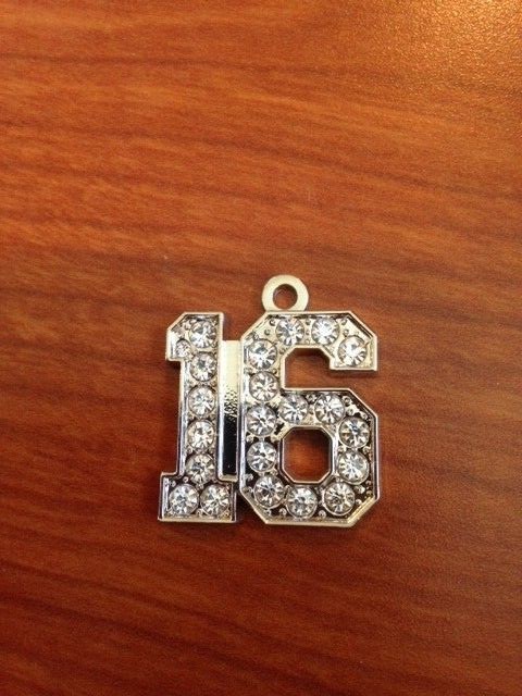 Graduation Tassel Charm Yeardate 1990-2023