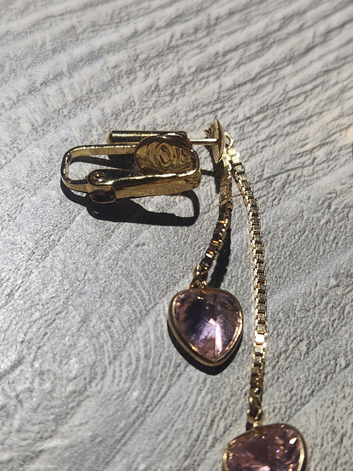 Umbranded Gold Tone Pink Heart Shaped Drop Clip On Earrings 💓