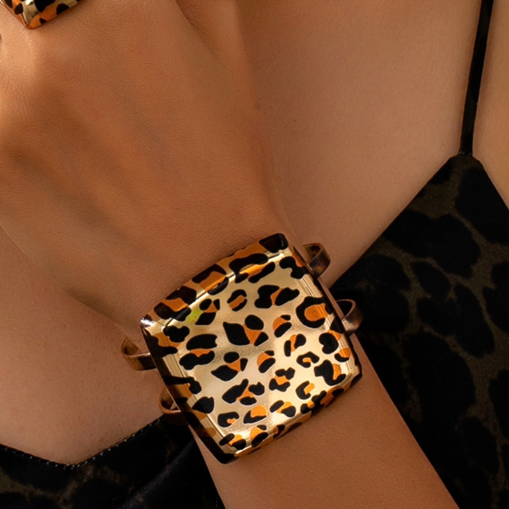 Women’s Geometric Leopard Print Bracelet Fashion Jewelry for Daily Wear