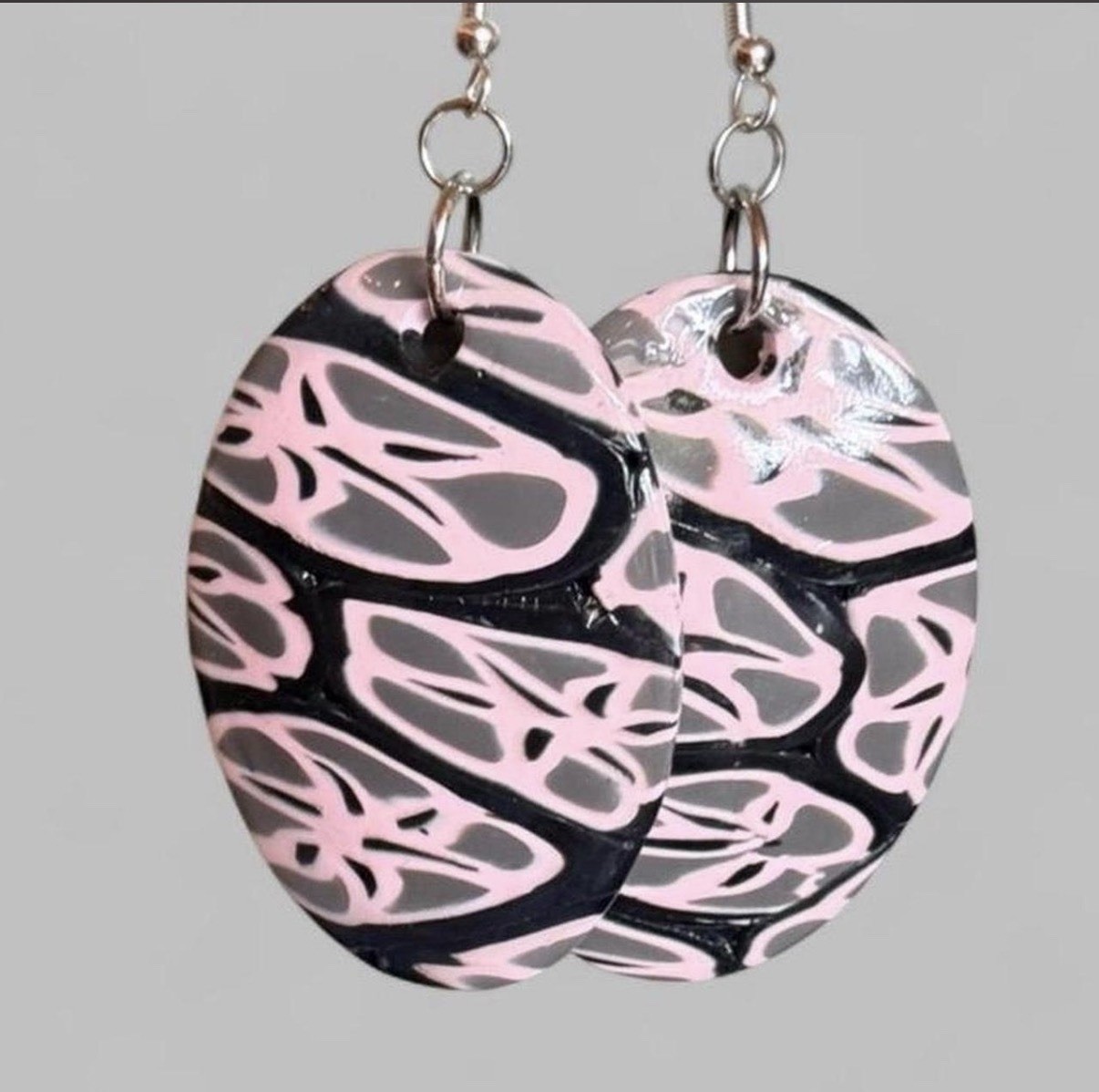 Black & Pink Art Pattern Oval Dangle Drop Hook Earrings – No Stone
