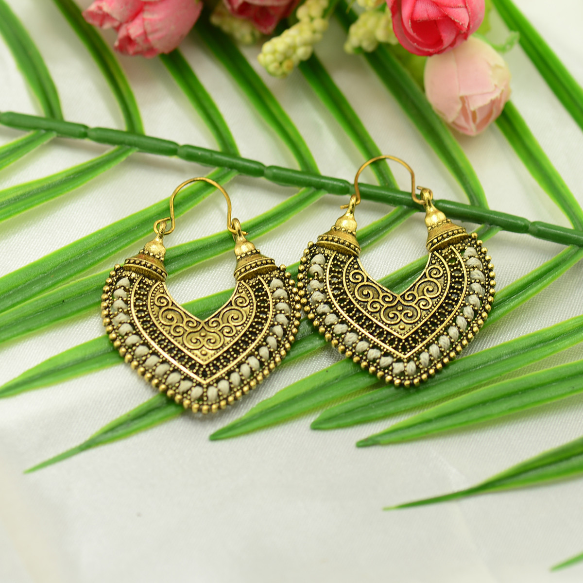 Retro Bohemian Boho Retro Heart Carved Ethnic Geometry Women Gold Stud Earrings