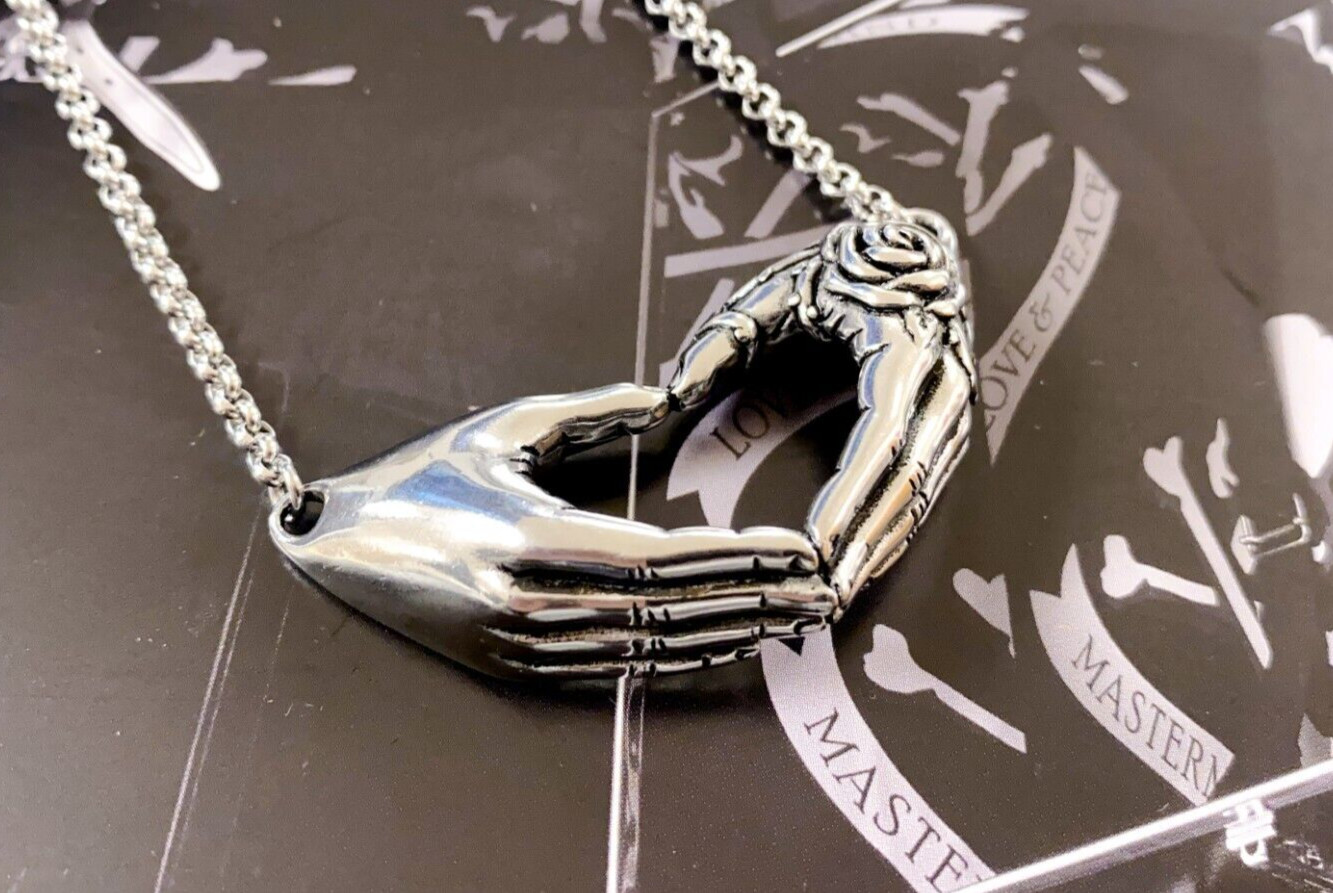 Heat Hand necklace Rose tattoo Friendship Pendant Stainless Steel Controse