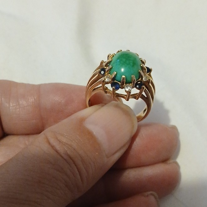 14 k Gold ring Total wt 6.2g Green turquoise stone diamonds and sapphires sz 8