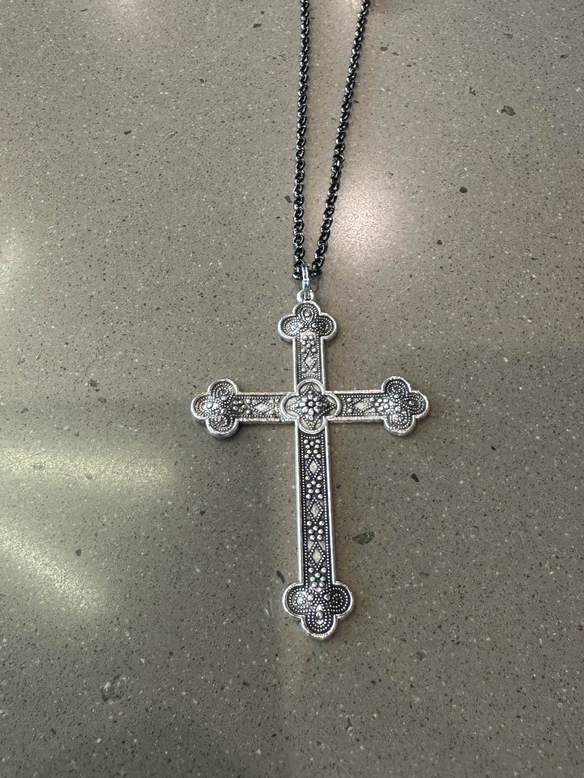 18” Gunmetal Toned Brass Iron Chain Goth Gross Pendant Necklace