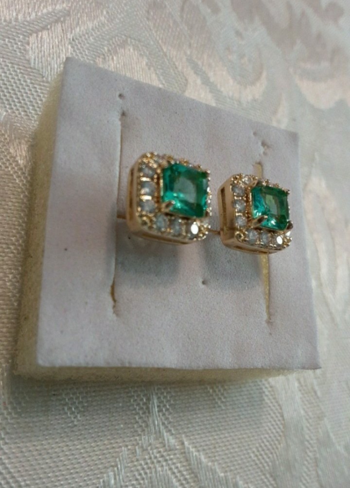 2.6 ctw lab created, princess cut green paraiba tourmaline with white cz accents