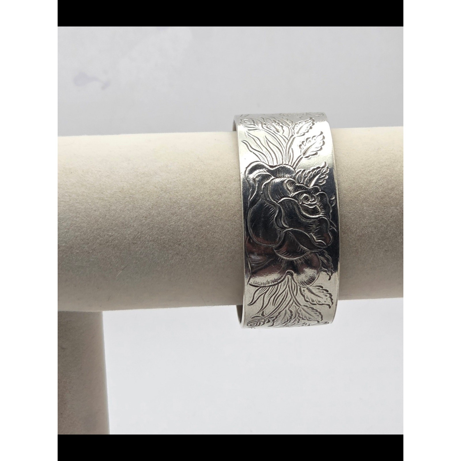Salisbury Pewter Vintage Floral Rose Engraved Cuff Bracelet – June