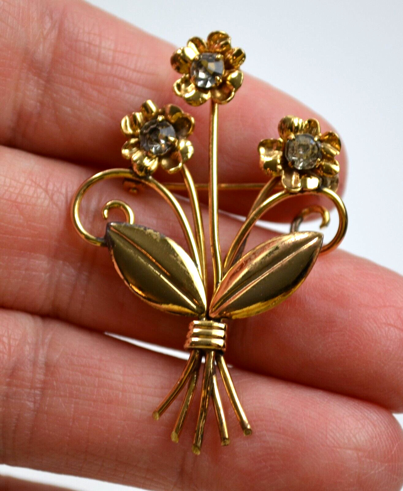 Vintage Gold Tone Brooch Pin Pendant Flower w/ Clear Rhinestones 2.25″