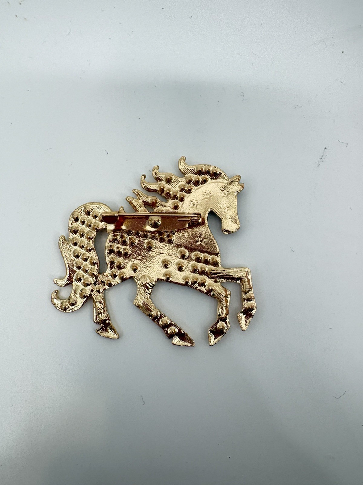 Patriotic Horse Brooch USA American Flag Gold Tone Rhinestone Pin Red White Blue