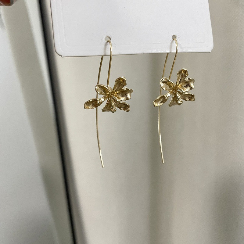 Women’s Iris Flower Pendant Earrings Golden Fashion Jewelry Alloy Eardrop