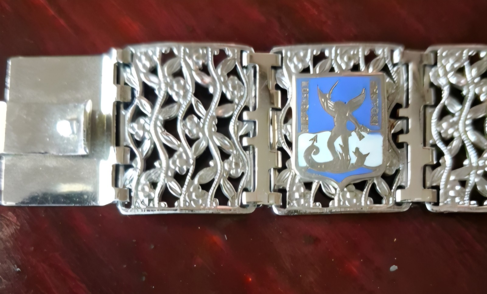 Vintage France Themed Silver Tone Filigree Design Souvenir Bracelet