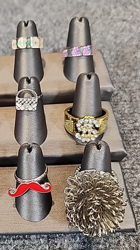 Jewelry 18 Whimsical Rings Adjusts Sized Stretch See Description Lot #220