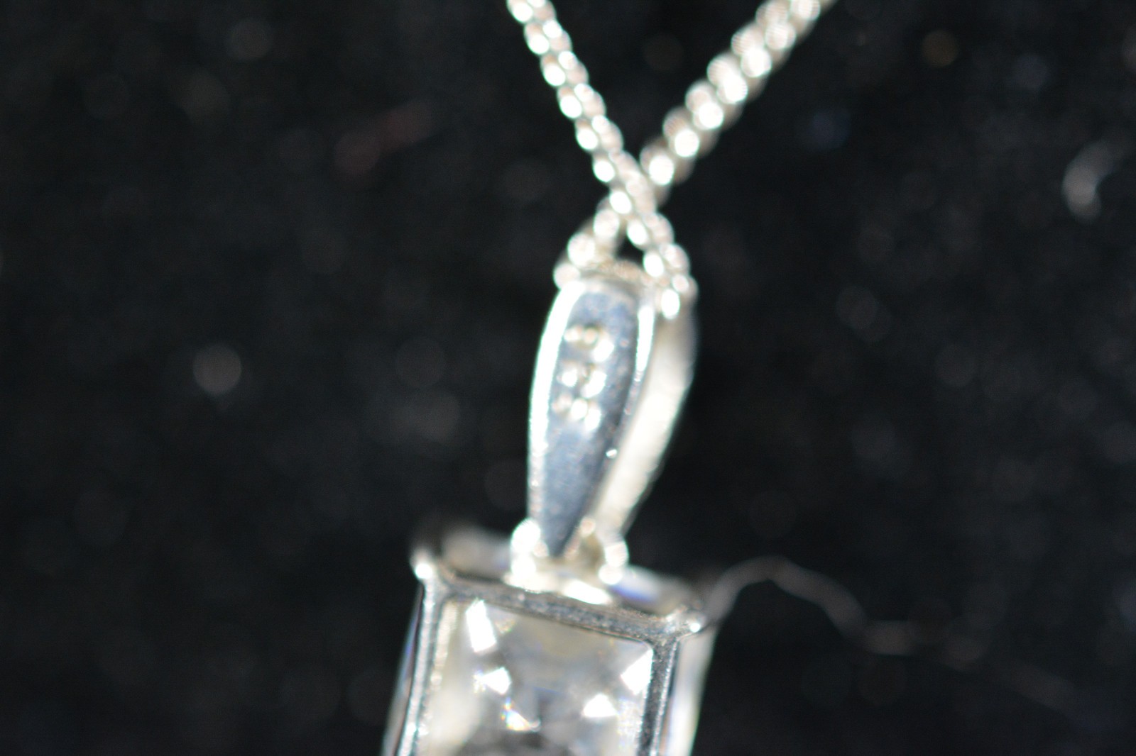 20″ Stirling Silver Necklace .925 2 Grams unknown stone (untested stone)