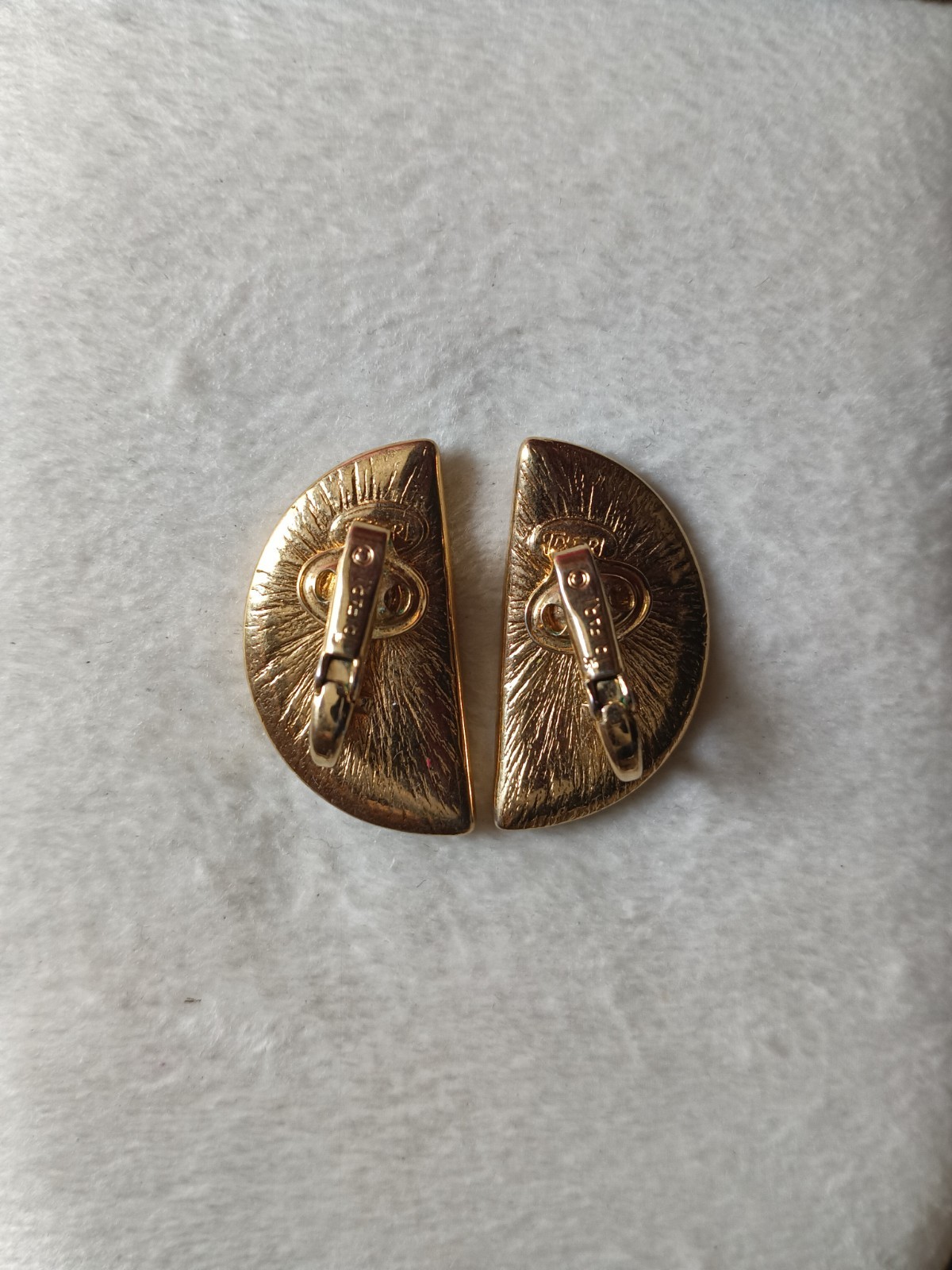 Trifari Signed Gold Tone Black Half Moon Stud Clip-On Earrings Metal Lobe
