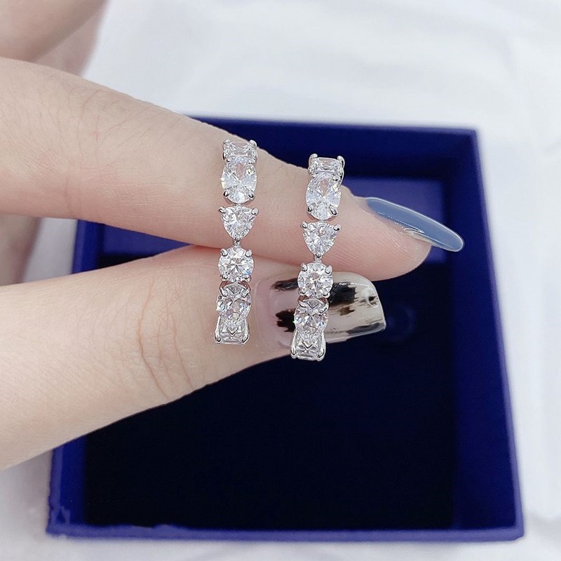 Swarovski half-ring C- shaped earrings Crystal pierced earrings