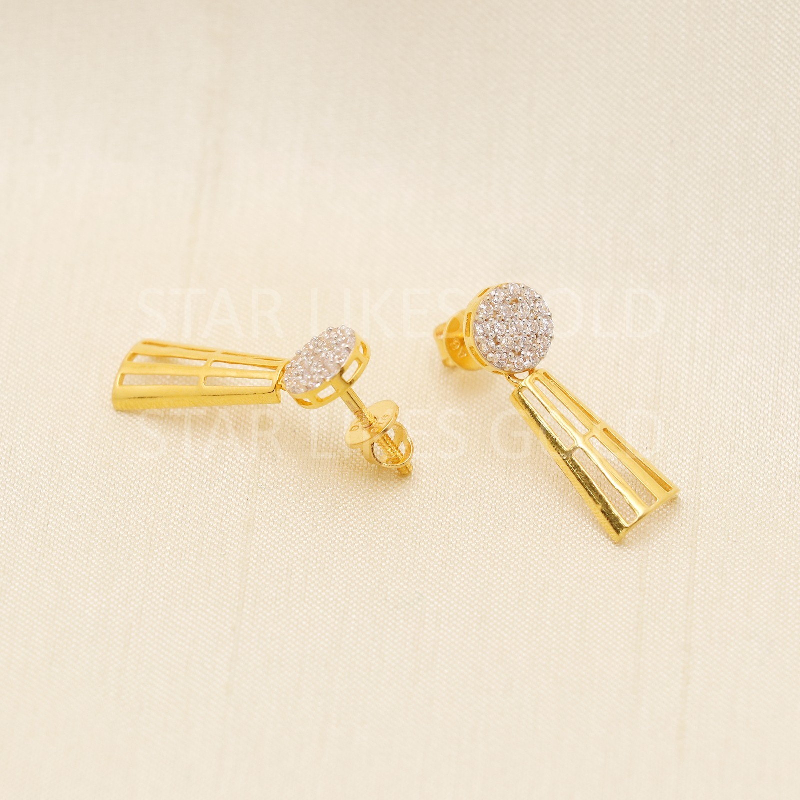 Pure 22ct Gold Cubic Zirconia Round Disc Post Pillar Jali Chandelier Tops