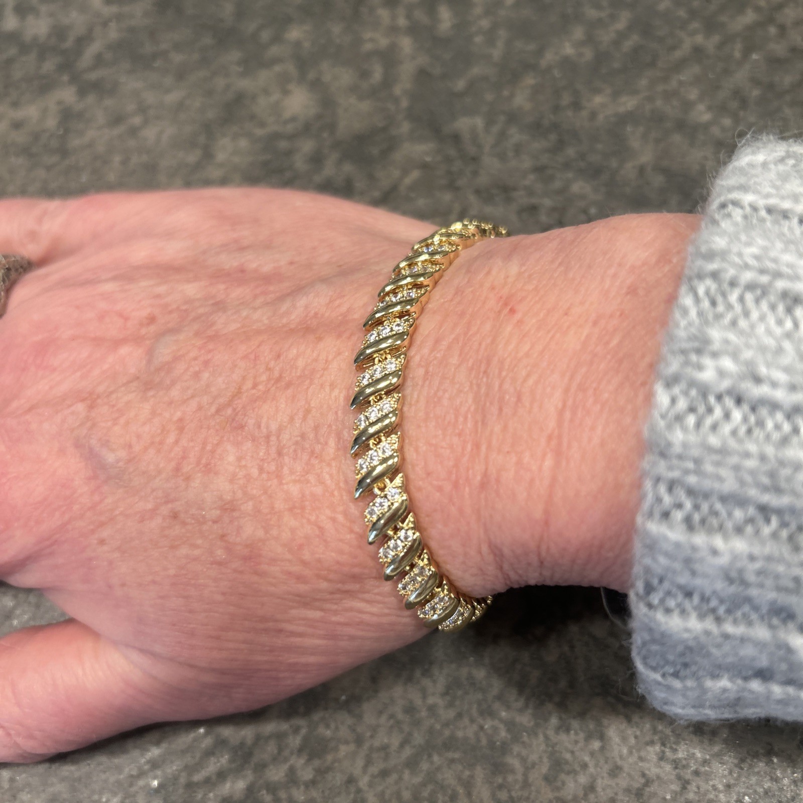 NWOT 18K Gold plated and rhinestone Tennis Bracelet