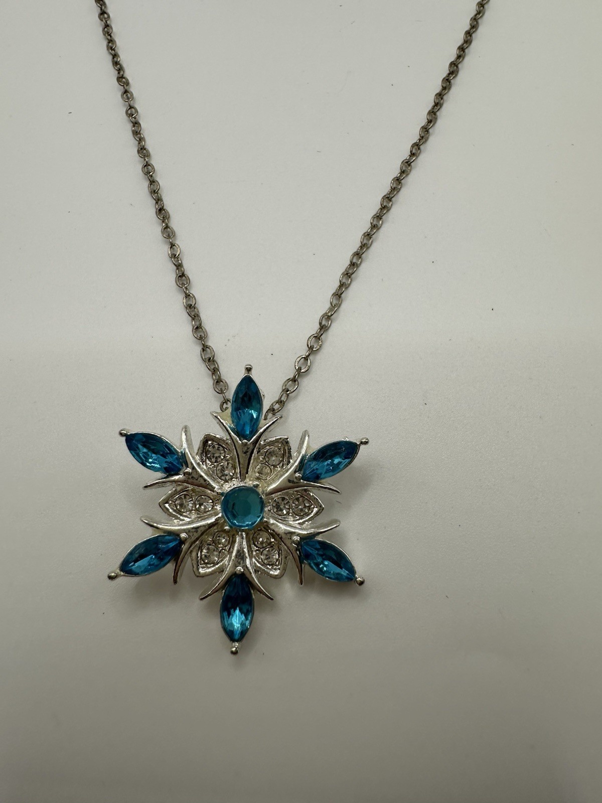 Silver Tone Chain Necklace With Blue Rhinestone Snowflake Pendant 18”
