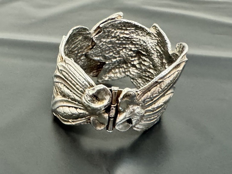 Vintage Unsigned Silver Tone Ornate Leaves Clamper Cuff Bracelet Statement Wide