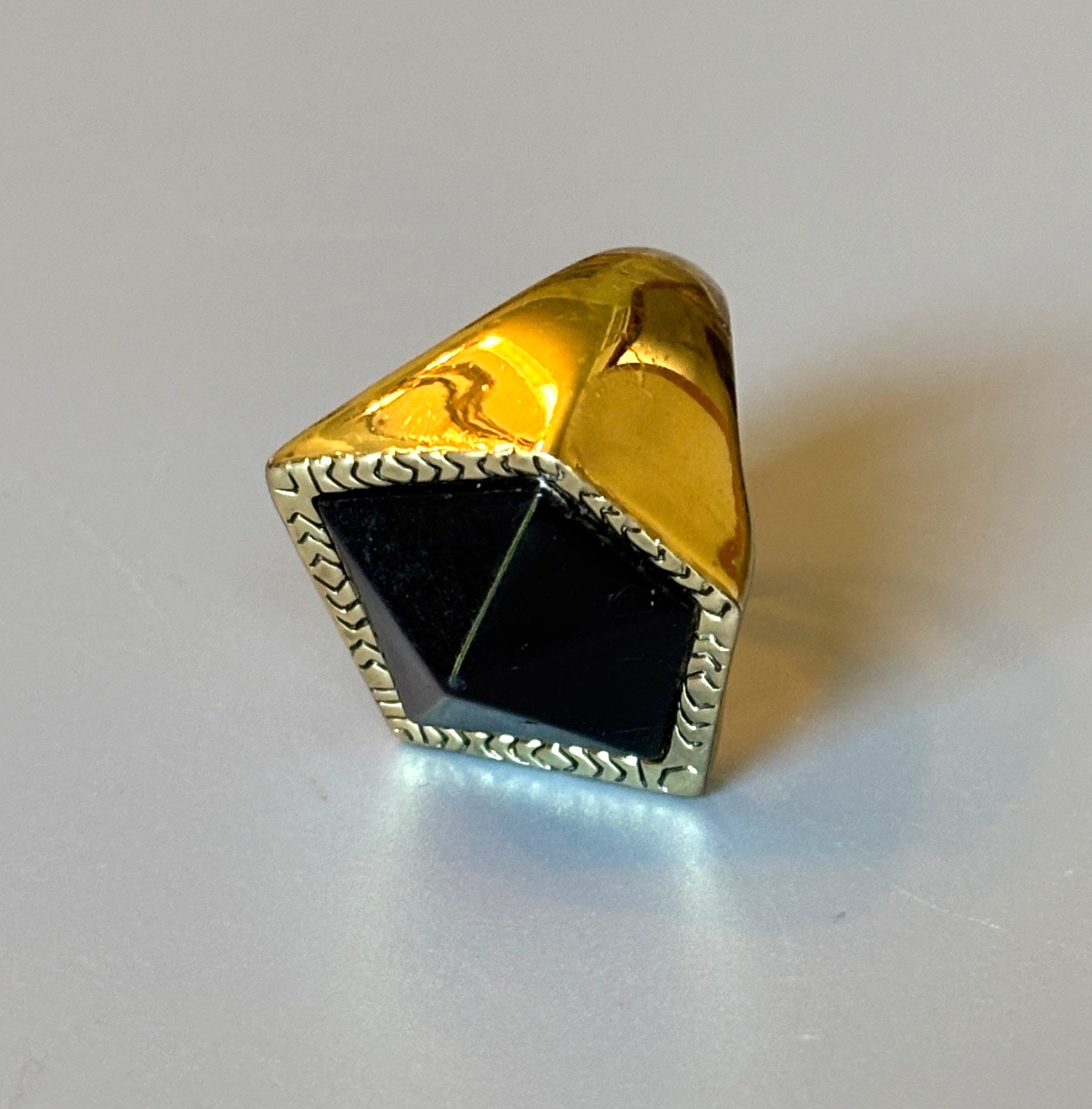 House of Harlow 14k Gold Plated Designer Ring Sz 7 Black Onyx Abstract Pentagon