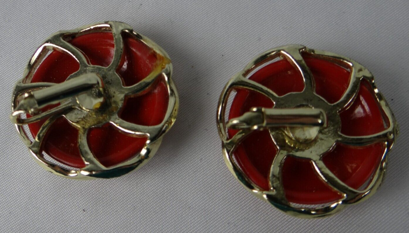 Red Vintage Round Clip-On Earrings Scalloped Gold Tone Edges, Unmarked
