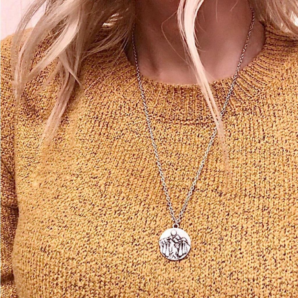 BIGFOOT NECKLACE 20″ Chain Pendant Walking Mountain Outdoor Wilderness Sasquatch
