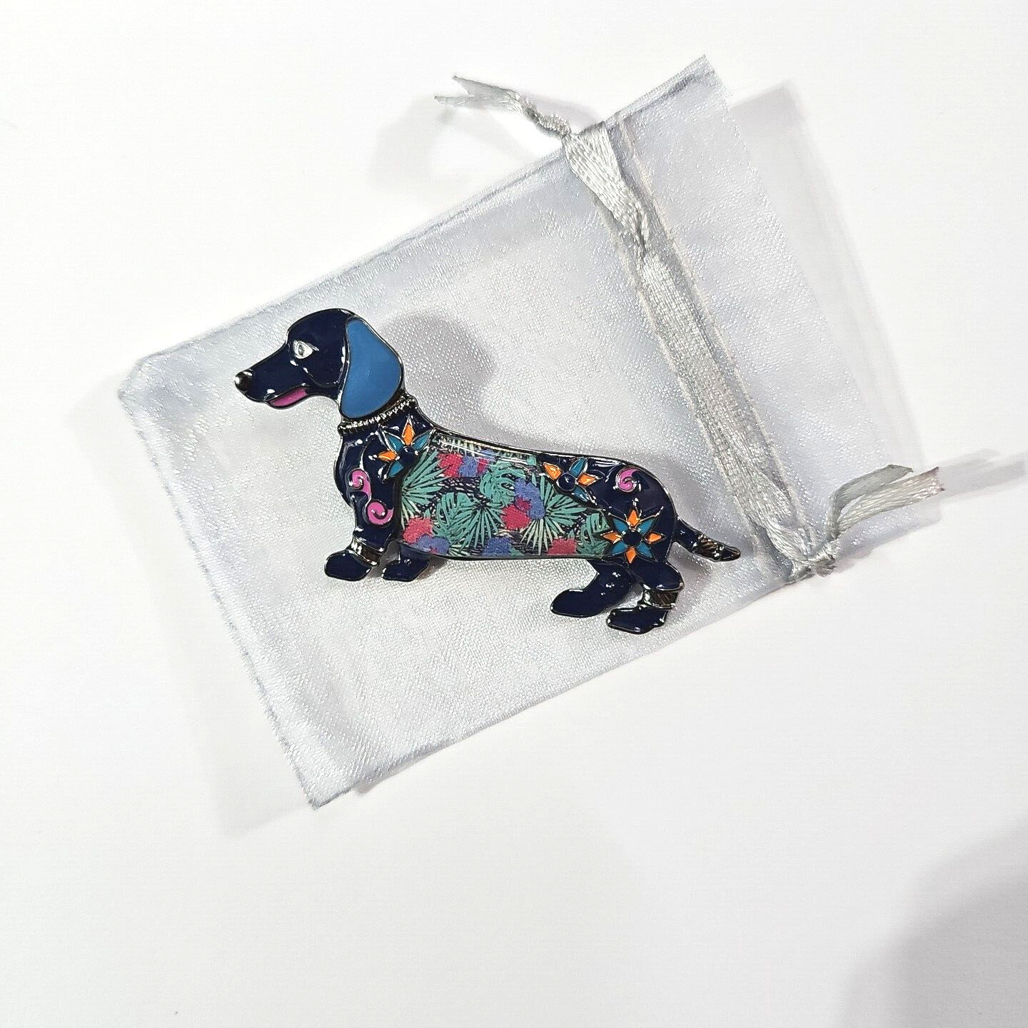 Dachshund Pin Vintage Style Metal Alloy Brooch ~ Matte Finish ~ Doxie Moxie