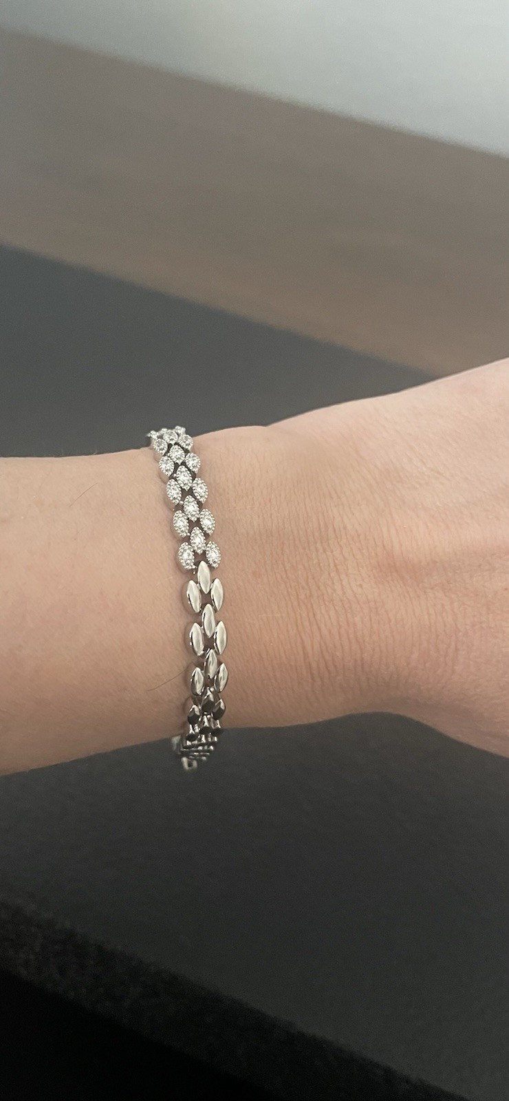 Silver Tone Curb Link Chain Bracelet Metal Lobster Clasp No Stone