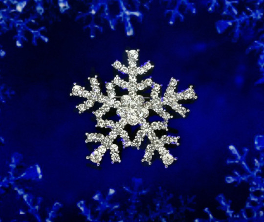 ICE WHITE RHINESTONE SILVER SNOWFLAKE WINTER PIN BROOCH~CHRISTMAS HANUKKAH GIFT