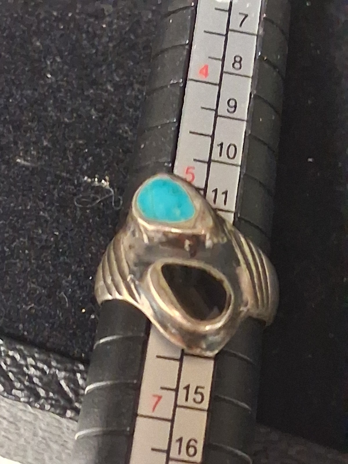 Silver Tone Band Ring Oval Turquoise And Onyx Bezel Set Stone