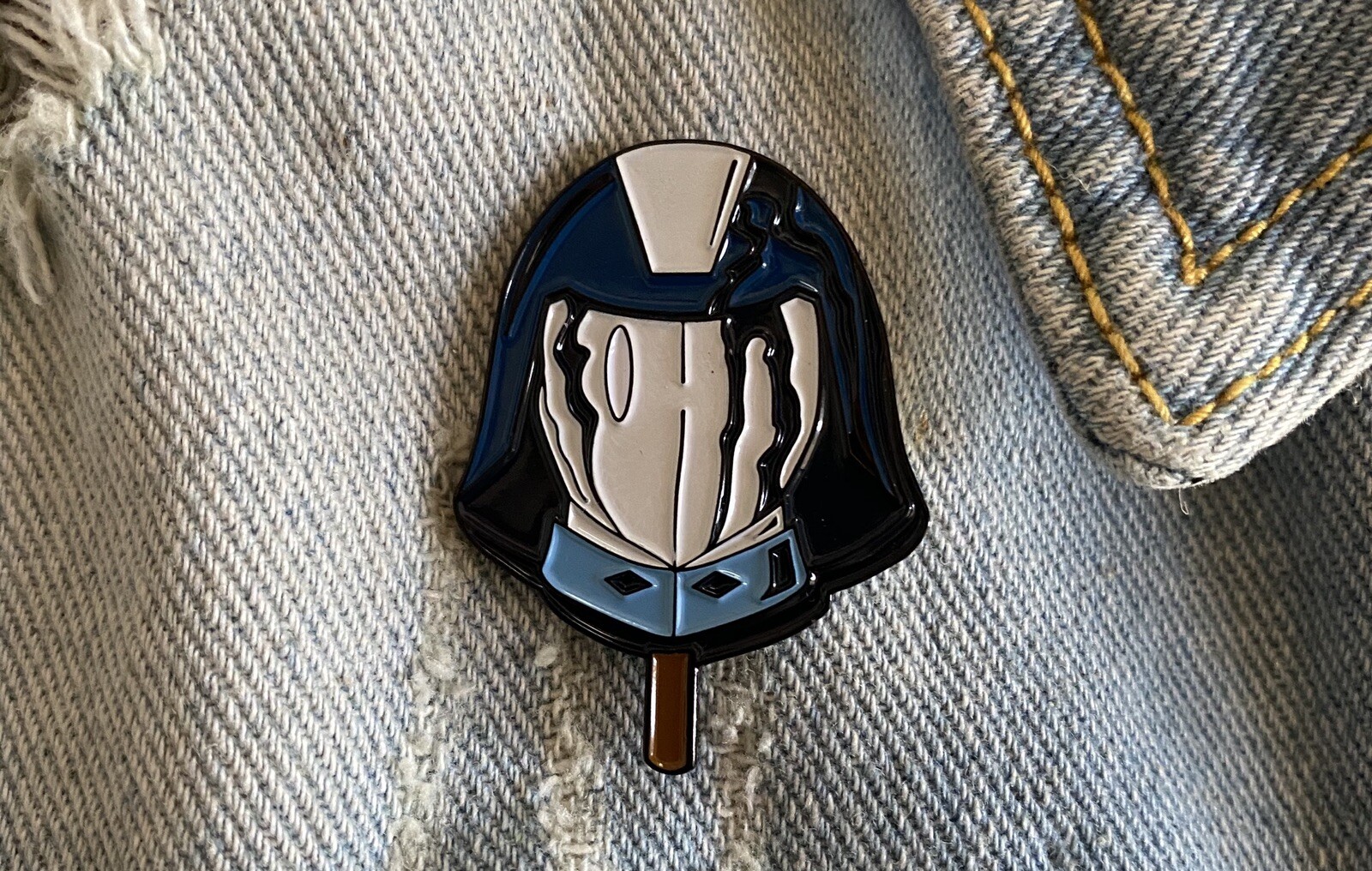 Enamel Brooch Lapel Pin Badge Gi Joe Cobra Commander