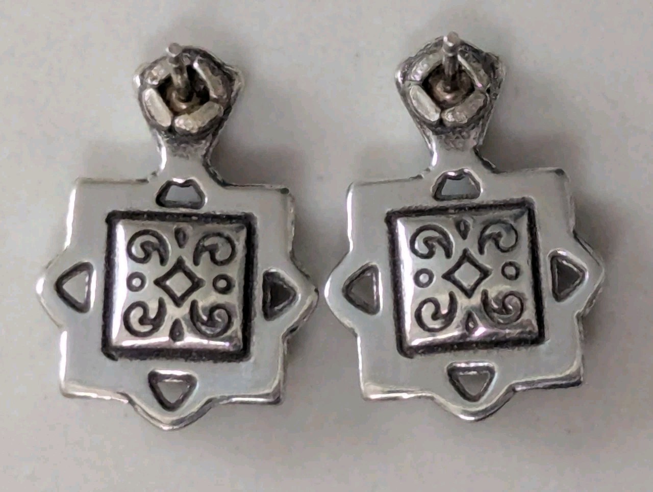 Brighton Audobon Two-Tone Gold Silver Color Retired Post Earrings .75″ X .65″