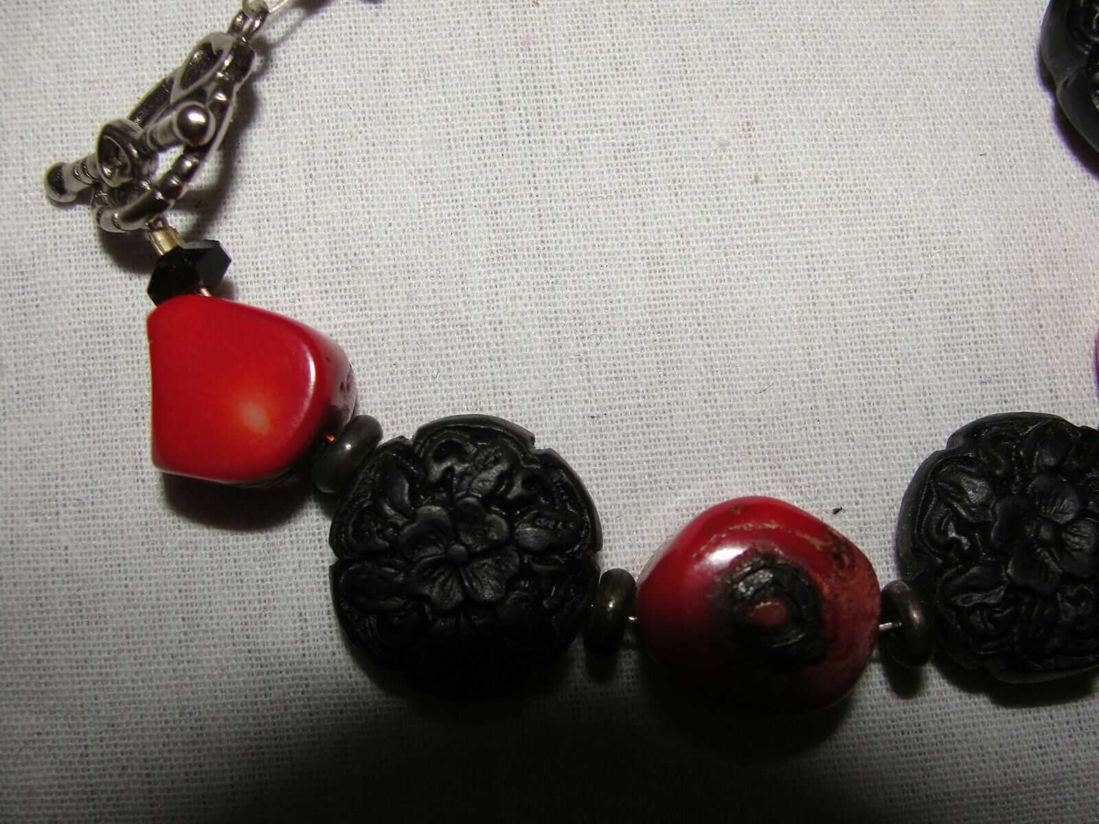 Red & Black Floral Etched Stone Beaded Toggle Closure Bracelet 8-inch Long