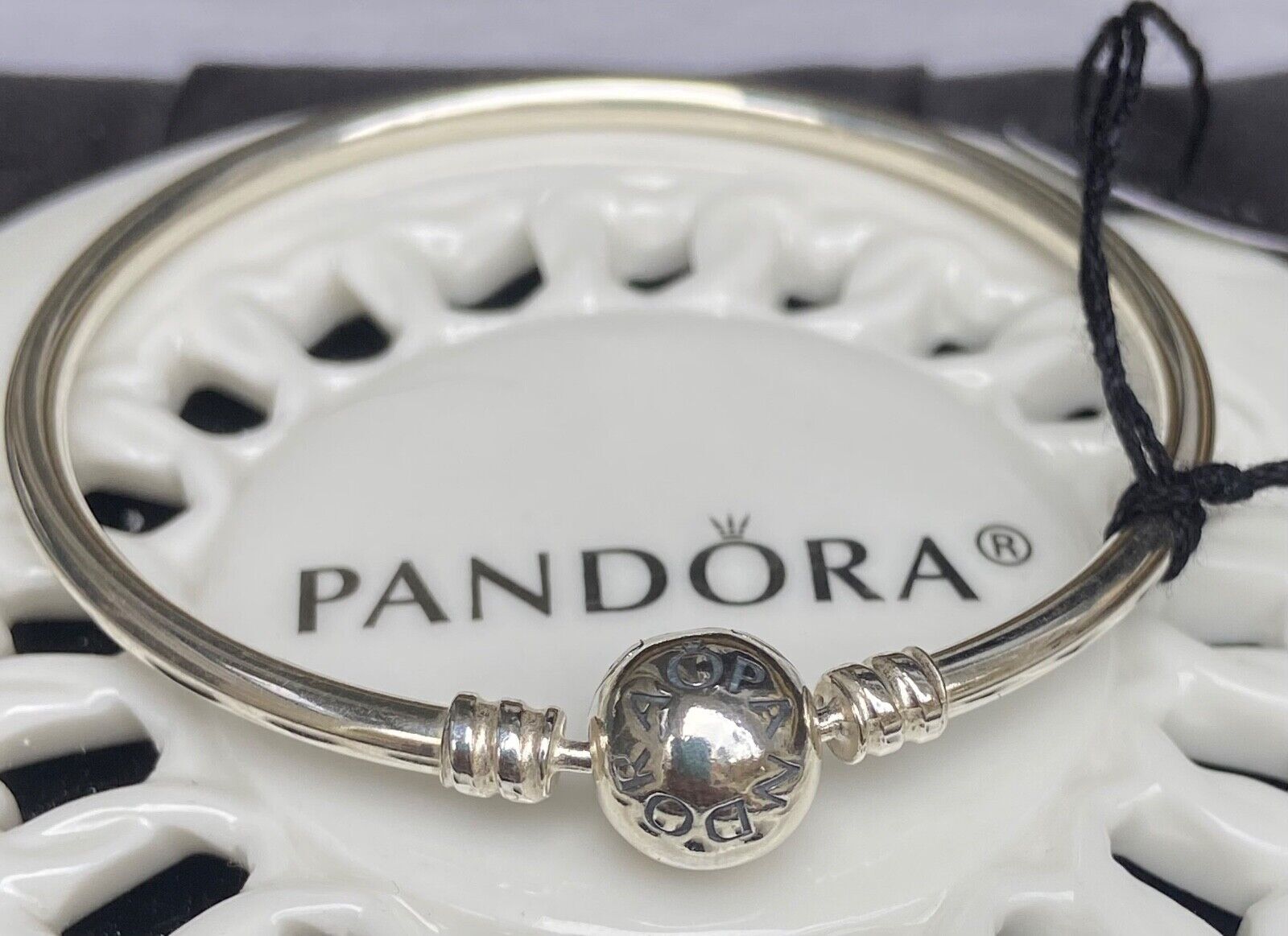 Authentic Pandora MOMENTS Bangle #590713