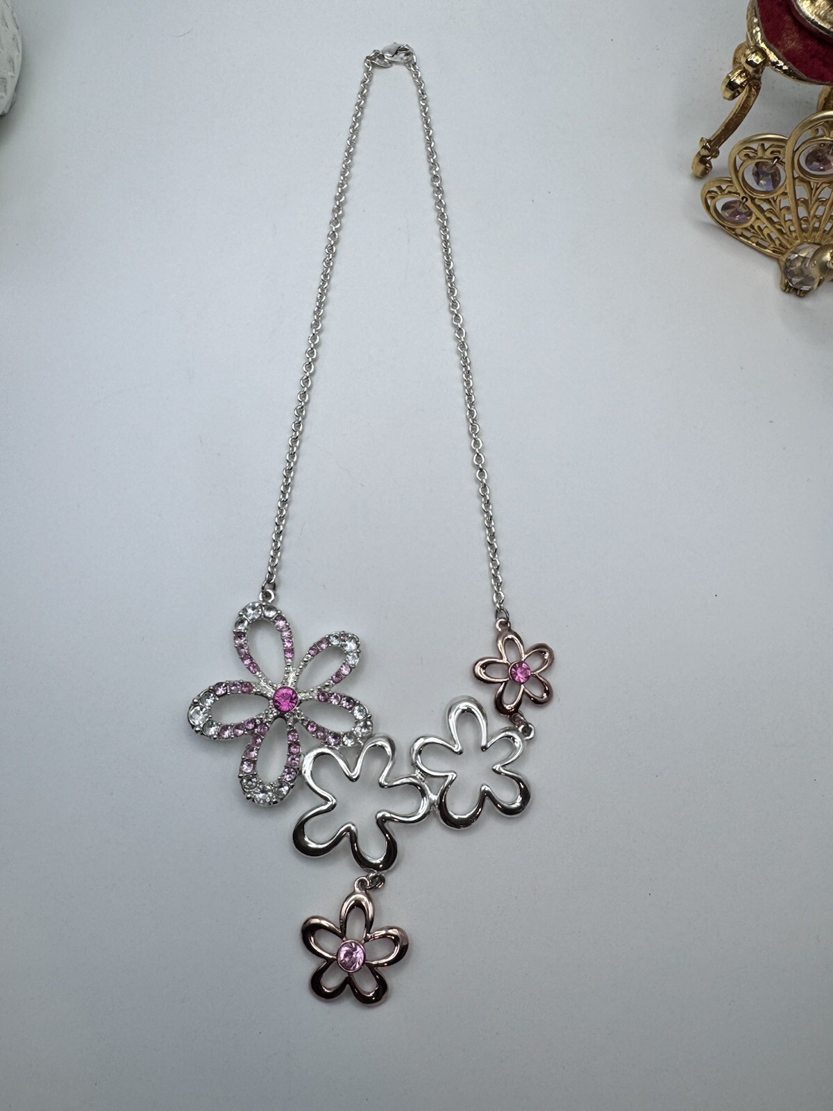 SAQ Silver And Copper Tone Flowers Designed Whit Rhinestone- Cute Necklace