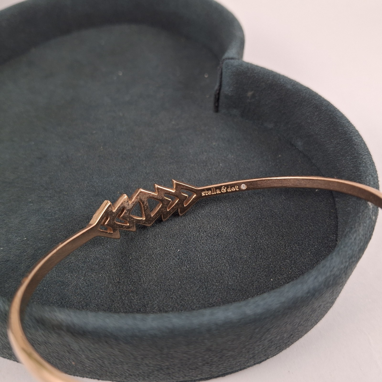 Stella & Dot Rose Gold Tone Crystal Chevron Cuff Bracelet Pave Designer Womens