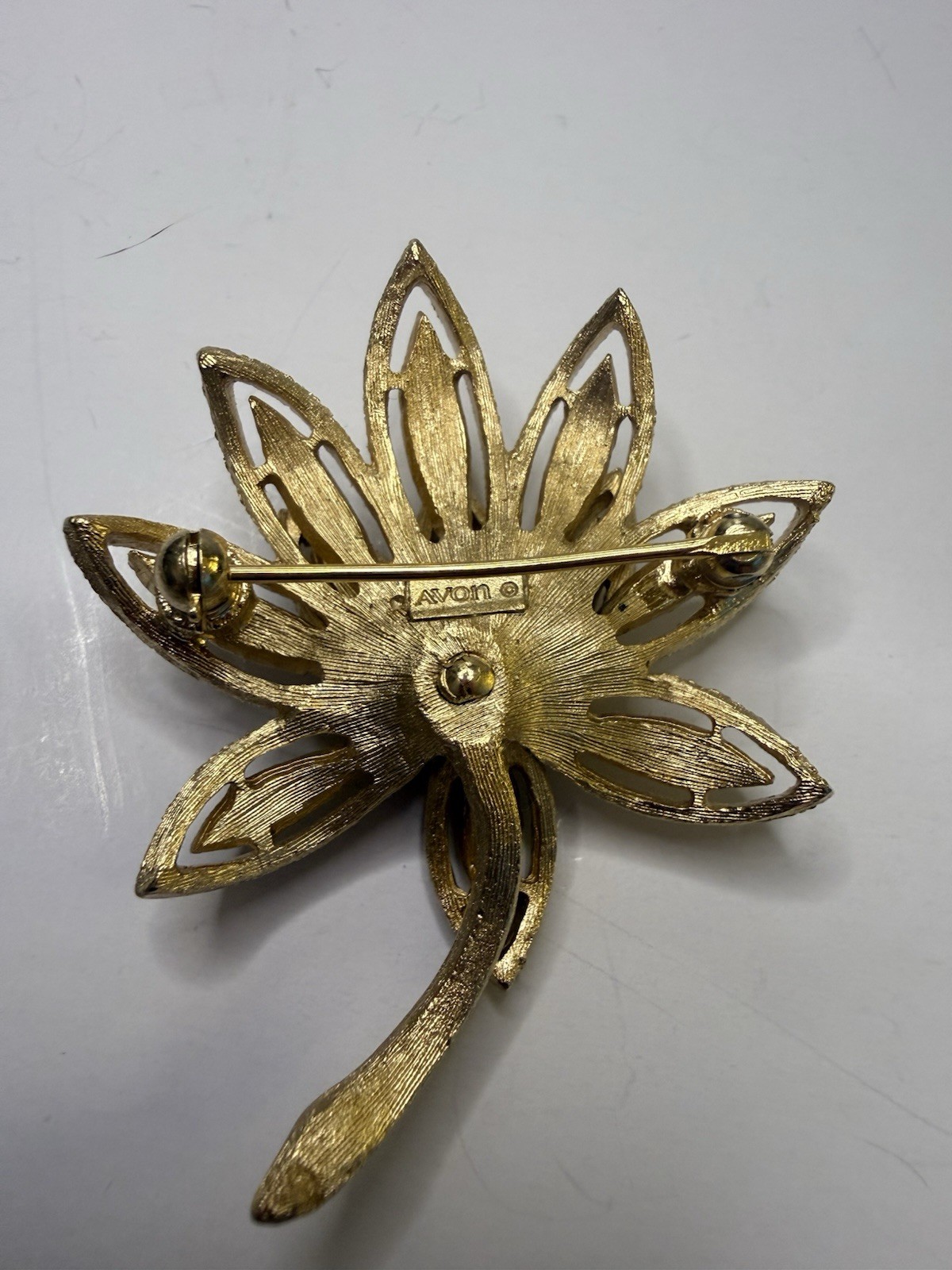Avon Gold Tone Metal Flower Brooch Pin Signed, No Stone Flowers & Plants Theme