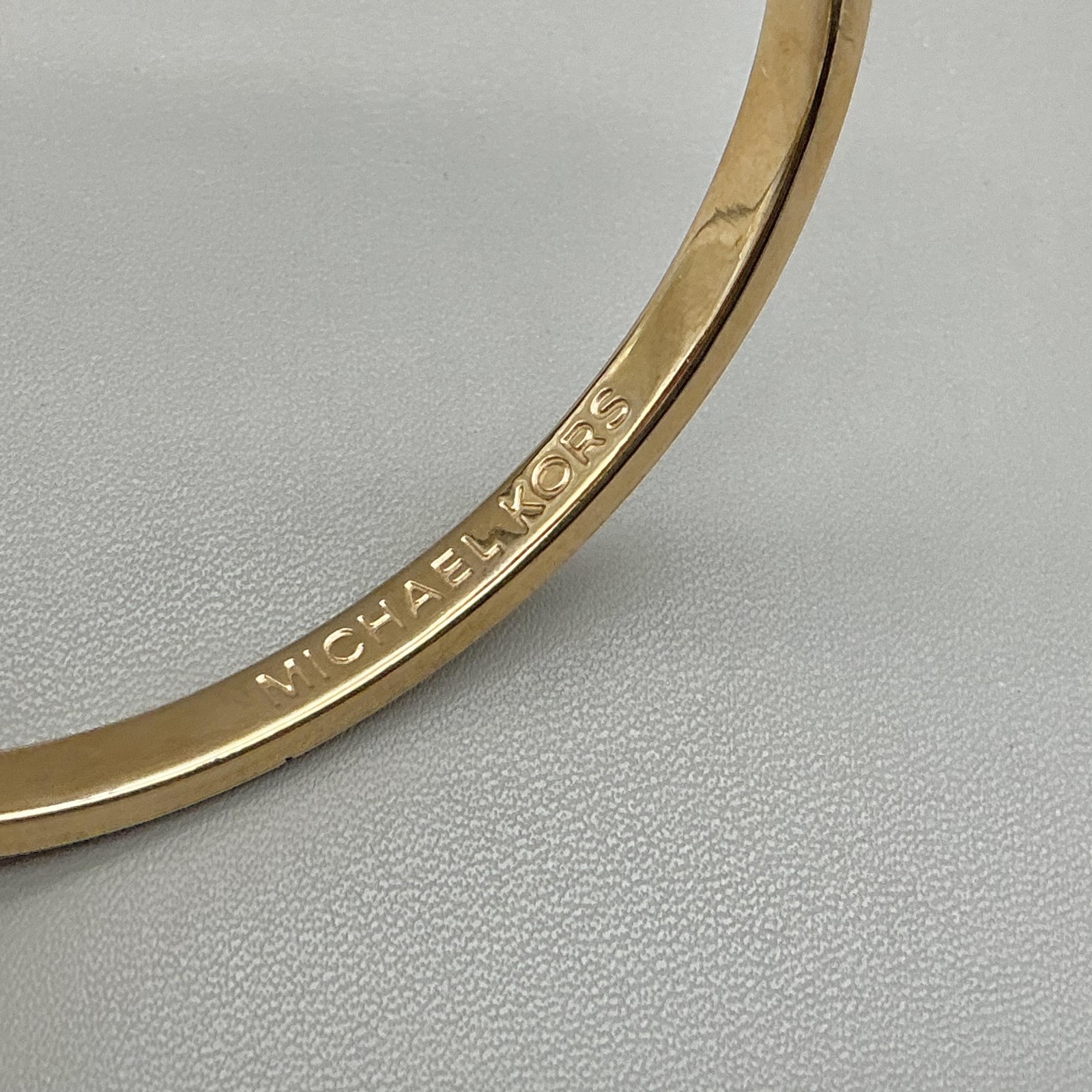 Michael Kors Bracelet Gold Tone Padlock Charm Rhinestone Bangle Womens 7 Inch