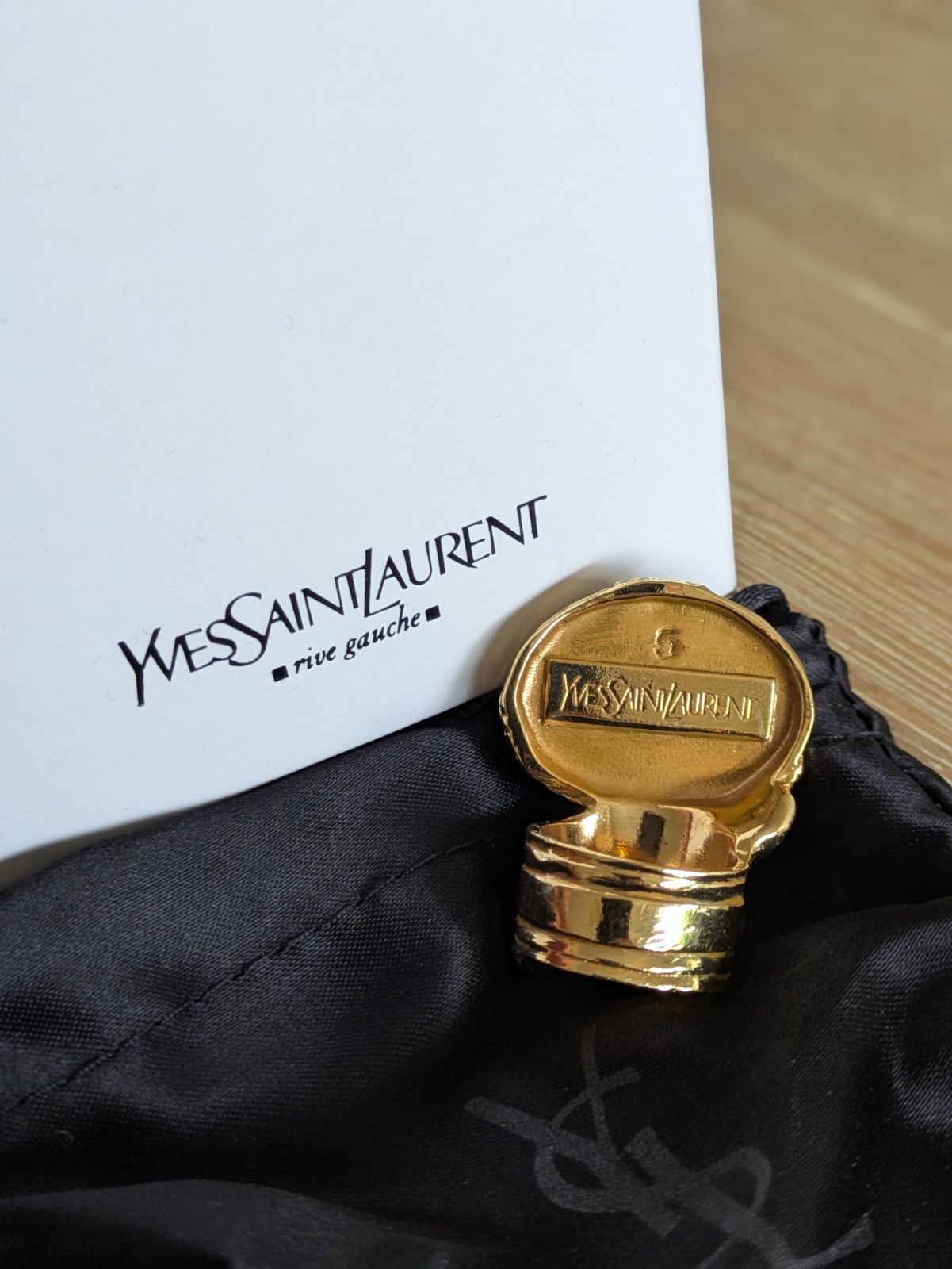 Ysl Yves Saint Laurent Arty Ring – Gold / Cream – SIZE 5