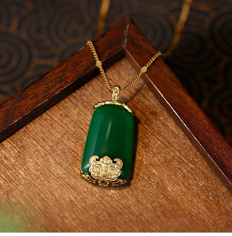 Green Jade Retro Pendant Necklace Charm 18K Gold Plated Chain Dainty Gemstone